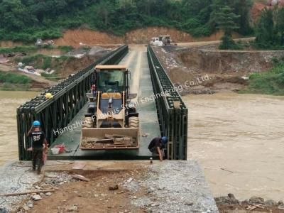 China A extremidade de aço modular de Swaybrace dos trilhos laterais de componentes da ponte de Bailey afixa o Decking da ponte para a passagem à venda