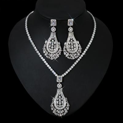 China FASHIONABLE Wholesale Superior Female Exaggerated Bridal Design Zircon Necklace Earrings Jewelry Set For Women for sale