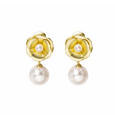 China TRENDY new fashion sweet and beautiful style rose flower pearl earrings girl personality accessories cheap earrings for sale