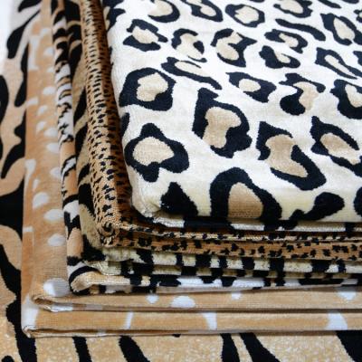 China Blackout Polyester Pile Jacquard Viscous Cut Velvet Fabric For Sofa Cover Seat Cover Animal Pattern Yarn-Dyed Fabric for sale