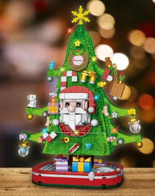 China Toy On Sales Santa Visit Mini Building Blocks Treehouse Toys Christmas Building Sets for Kids with Presents, Christmas Scene to Show for sale