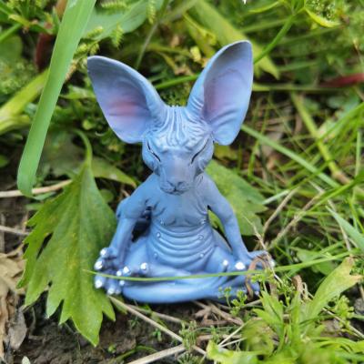 China Europe Indoor/Outdoor Cat Middle Finger Resin Sculpture Gnome Garden Statue for Patio, Yard or Lawn for sale