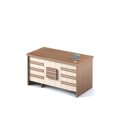 China Wholesale simple modern wooden type convertible computer desk staff desk manufacturing office furniture luxury table for sale