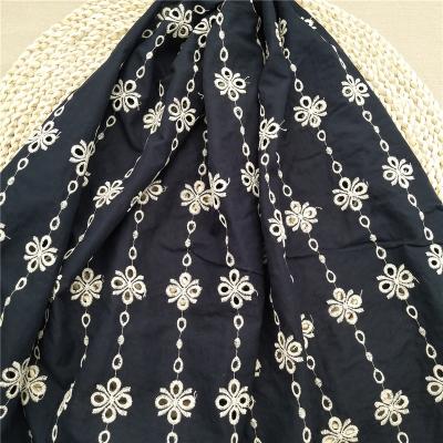 China Viable Navy Cotton Fabric Textile Lace Fabric White Embroidery Flower for sale