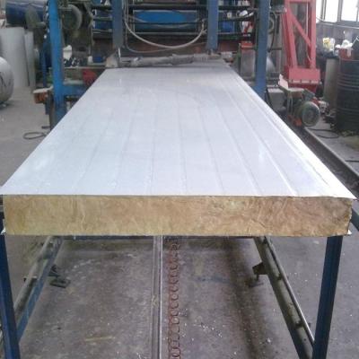 China 950mm/960mm/1000mm 25Mm Sandwich Panels Poland Warehouse Steel Sandwich Panel for sale