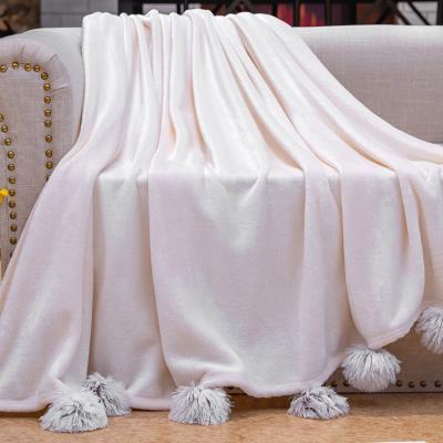 China Anti-pilling White Color Velvet Fleece Blanket With Chenille Fringed Pom Pom for sale