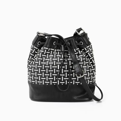 China PU OEM Customized Woven PU Leather Drawstring Bucket Shoulder Cross Women Handbag - Body Bag for sale