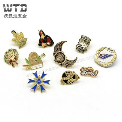 China Europe Gold Plating Metal Lapel Pin In Metal Crafts Enamel Badge With Butterfly Clutch for sale