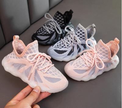 China New Breathable Kids Sneakers Girls Boys Sport Shoes Summer Yeezy Mesh Tennis Running Shoes Kids Shoes for sale