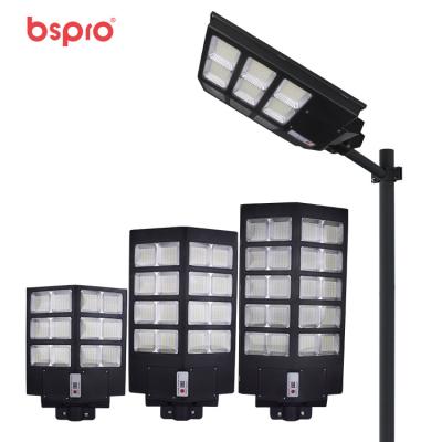 China HIGH ROAD Bspro 300w 400w 500w ip65 luminaria integrated outdoor waterproof battery powered led solar street light for sale