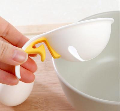 China 1019-25 White Yellow Minimalist Mini Egg Separator With Silicone Holder Hot for sale