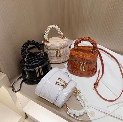 China Famous Luxury Fashion Brands Designer Handbags PU Leather Cute Purse New For Women Alligator Mini Cute Bucket Purse Girls for sale