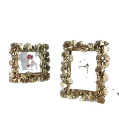 China Cheap Antique Crown Picture Frame Resin Vintage Decoration Baroque Picture Frame Home Gold for sale