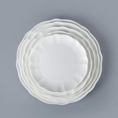 China Viable Simple Elegant Fresh White Hotel Restaurant Use Flat Porcelain Dish Style Flat Dish for sale