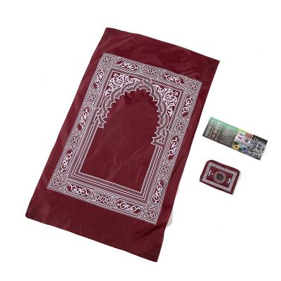 China Stain Resistant 2022 New Design Wholesale Islam Mosque Travel Prayer Mat With Compass Booklet Pocket Portable Prayer Mat For Muslims for sale