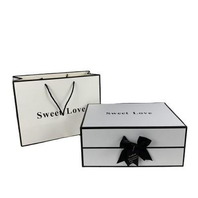 China Recyclable Cardboard Packaging Box Satin Lined Gift Box High Strength Gift Box for sale