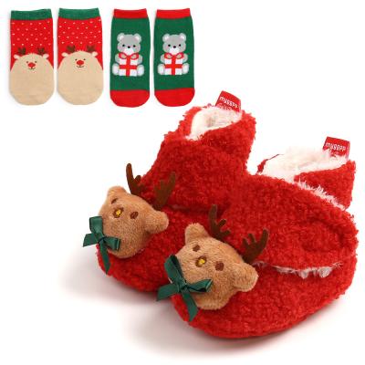 China Holiday Baby Shoes Indoor Newborn Baby Head Thermal 3 Piece Set with Gift Socks Christmas Booties for sale