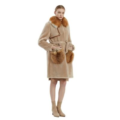 China Exquisite Structure Workmanship Women's Breathable Fox Fur And Sheep Fur Coat for sale