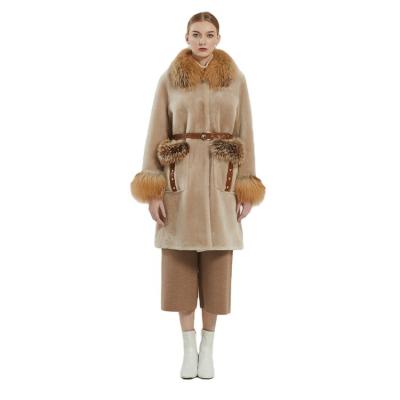 China Low Price Good Quality Hot Selling Women's Breathable Fox Fur And Sheep Fur Coat for sale