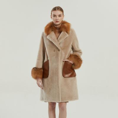 China Best Price Top Quality Breathable Best Selling Goods Using Women's Fox Fur And Sheep Fur Coat for sale