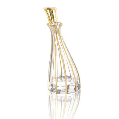 China Modern Home Decoration Decanter Bottle Liquor Whiskey Decanter Glass Bottle for sale