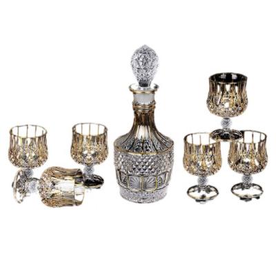 China Custom Europe Wine Glass Set Gold Line Crystal Decanter With Six Goblet Series for sale