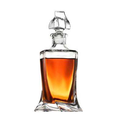 China Europe European Style Twisting Crystal Wine Decanter Whiakey Decanter for sale