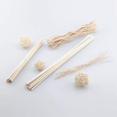 China Home Sustainable Luxury Wooden Scent Oil Scent Refill Rattan Tubular Flower For Diffuser for sale