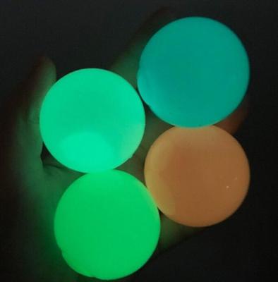 China Ceiling Plastic Sticky Balls Stick Wall Decompression Light Trigger Toys Globbles Light Alignment Decompression Ball for sale