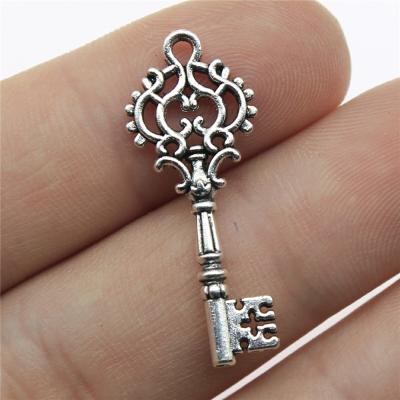 China Vintage 100pcs/bag 32x12mm Antique Silver Plated Bronze Plated Zinc Alloy Key Charms Pendants ABD-C10059 for sale