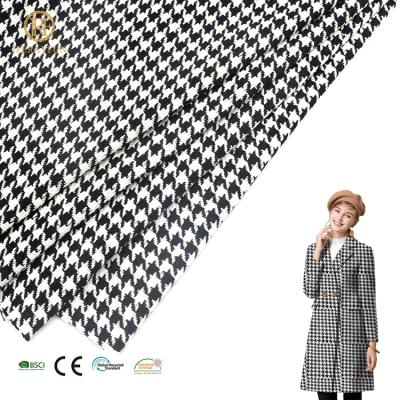 China Breathable Black And White Woven Italian Tweed Fabric Gingham Polyester Fabric Clothes Tweed for sale