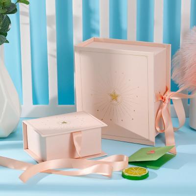 China Recyclable Whole Elegant Flower Packaging Shoes Apparel Sale Cardboard Sturdy Gift Box for sale