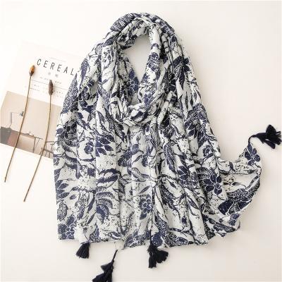 China 2022 New European American Fancy New Design Malaysia Cotton Voile Shawl Wide Scarves Fashion Ladies Blue White Floral Print Scarf Muslim Hijabs for sale