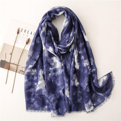 China New Arrival Summer Fashion New Arrival Soft Touch Feeling Long Viscose Printed Cotton Lady Hijabs Navy Scarf Shawl White Cotton Printed Hijab for sale