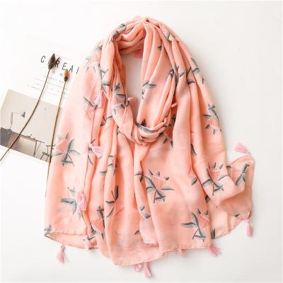 China 2021 Wholesale Flower Pattern Wide Shawls Cotton Head Wearing Pink Floral Print Scarf Ladies Large Cotton Scarf Women Soft Hijab Accessories Long for sale