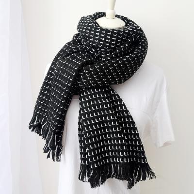 China Wholesale luxury black and white korean style pashmina simple design women winter cashmere shawl long cashmere shawl for sale