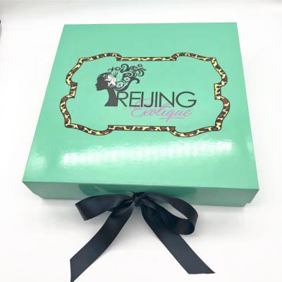 China 2021 New Arrivals Recyclable Custom Luxury Gold Foil Gift Box Packaging Box for sale