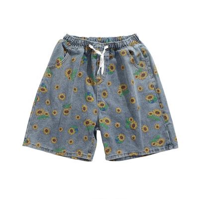 China Anti-wrinkle Summer Chrysanthemum Lattice Men's Shorts High Street Beach Shorts Elastic Waist Short Pants For Men for sale