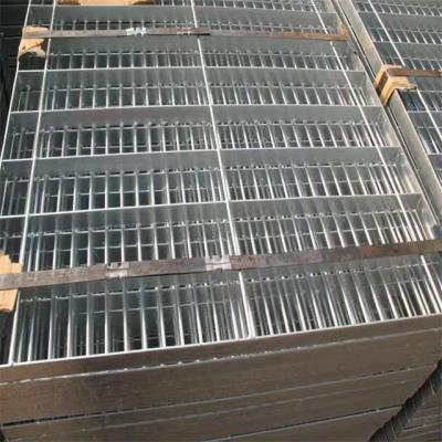 China Industrial Heavy Duty Galvanized Or Hot Stainless Steel Plain Dipped Or Serrated Welded Driveway Drainage Grate for sale