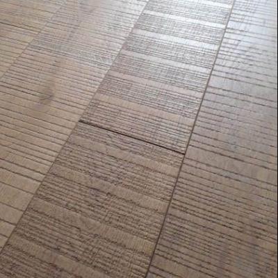 China 2020 Popular Sawn Outdoor Oak Hardwood Oak Flooring Home Decoration for sale