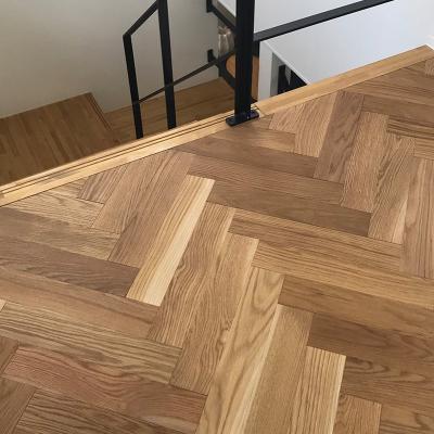 China Oak Engineered Oak Hardwood Herringbone Flooring For Indoor Decoration for sale