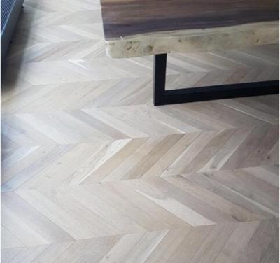 China 2022 New Arrival White Oak Indoor Multilayer Herringbone Wood Parquet Indoor Use 15/4x90x530mm for sale