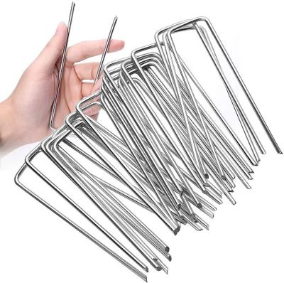 China Eco-friendly Garden Stakes 50pcs 6 Inch Garden Staples Landscape Stakes Metal Garden Stakes for sale