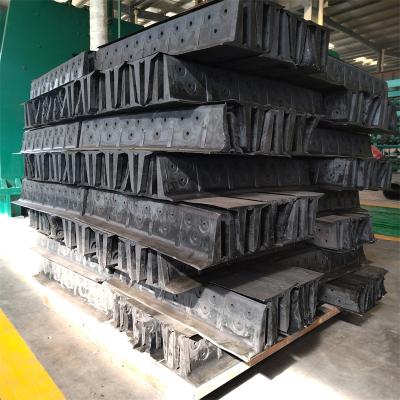 China Heavy Duty Rubber Steel Cord Corrugated Sidewall Conveyor Belt for sale