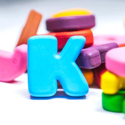 China 26 Letters 2021 New Style 26 - 3D Letters Crayons Crayon Toy For Kids With 8 Colors Logo Shape Customized Baby Crayon for sale