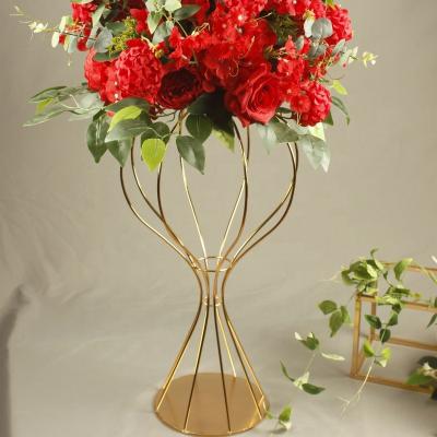 China Road Lead Metal Floral Stand Wedding Flower Stand Shiny Gold Table Flower Stand For Wedding Event Decorations AWHJ006 for sale