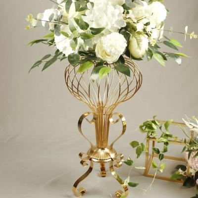 China Table Flower Centerpiece Stand Electroplate Gold Iron Metal Flower Stand For Wedding Decoration Supplies AWHJ004 for sale