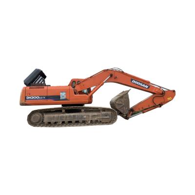 China Original doosan excavator dx300-7 used excavator good price for sale 1.5Â ³ for sale