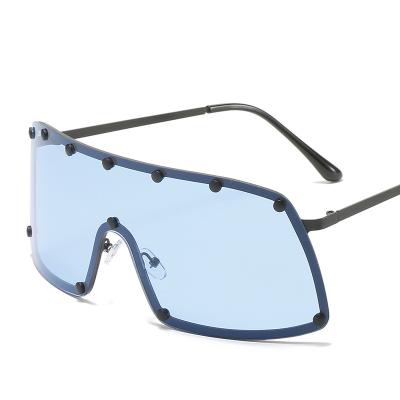 China Fashion sunglasses 2022 new oversized frame sunglasses colorful sunglasses fail glasses for sale