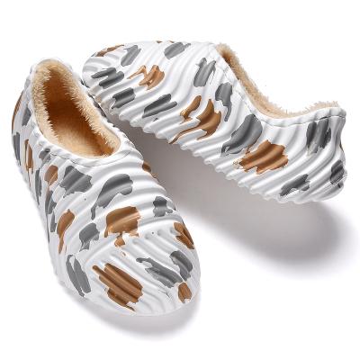 China Anti-Smell Fur Sandals Slides Eva Yeez Foam Runner Sports Sandal Cotton Shoes Men Women Slipper Winter Slippers for sale